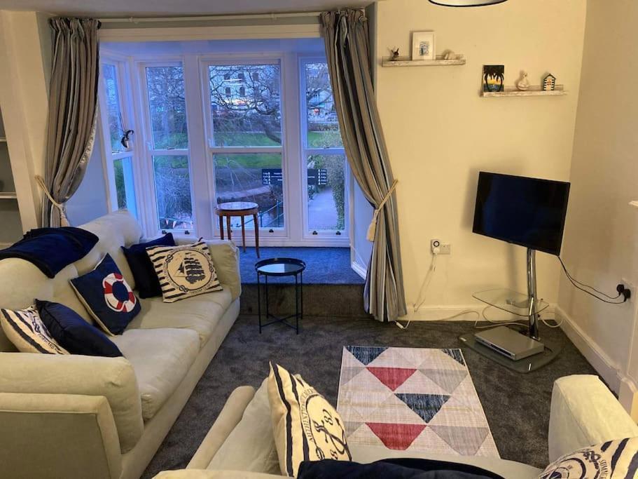 Lawn View Apartment Доліш Екстер'єр фото