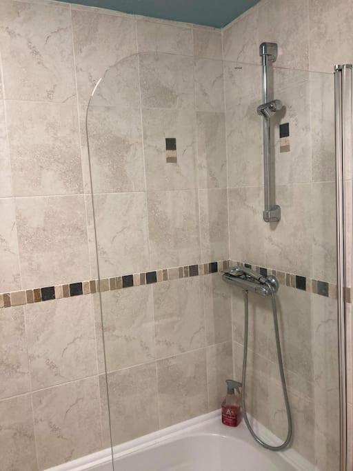 Lawn View Apartment Доліш Екстер'єр фото