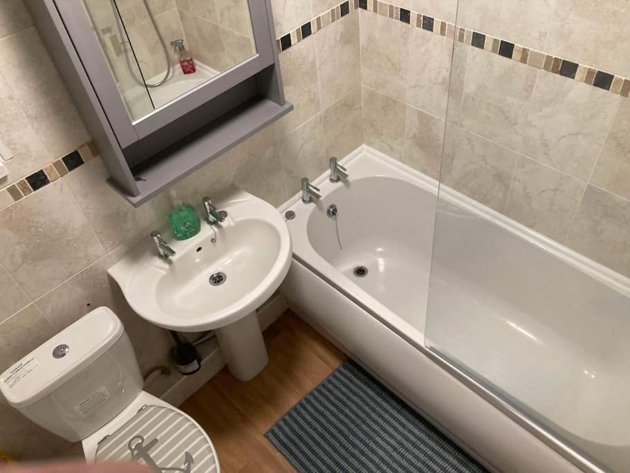 Lawn View Apartment Доліш Екстер'єр фото