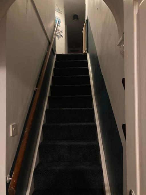 Lawn View Apartment Доліш Екстер'єр фото
