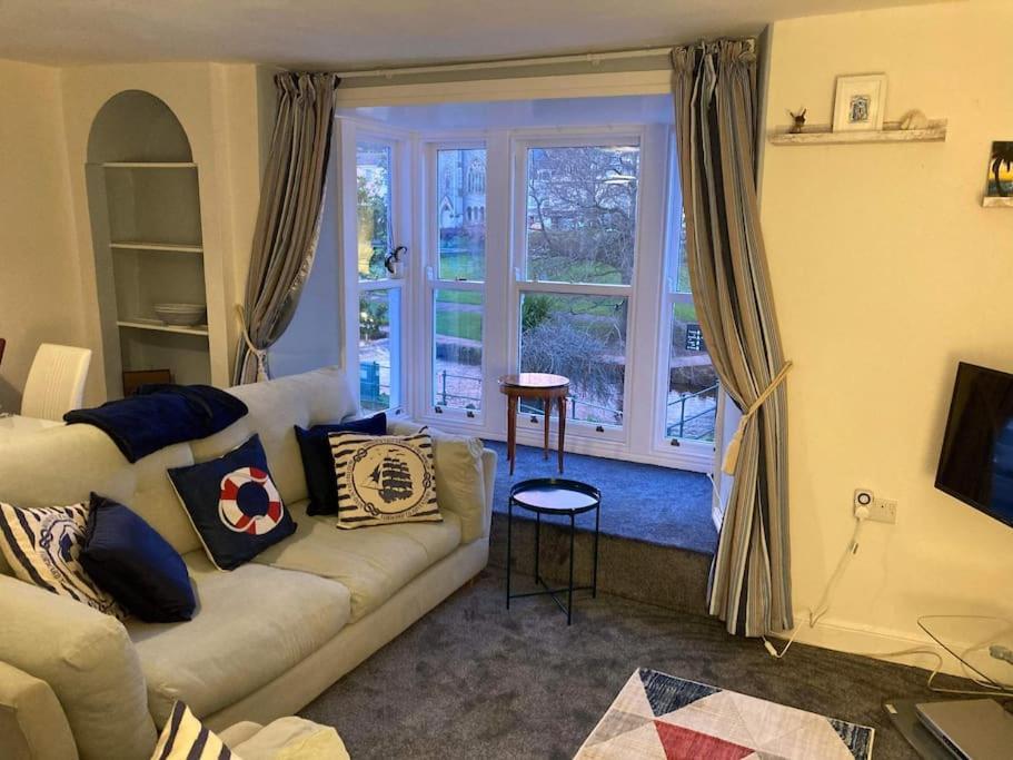 Lawn View Apartment Доліш Екстер'єр фото